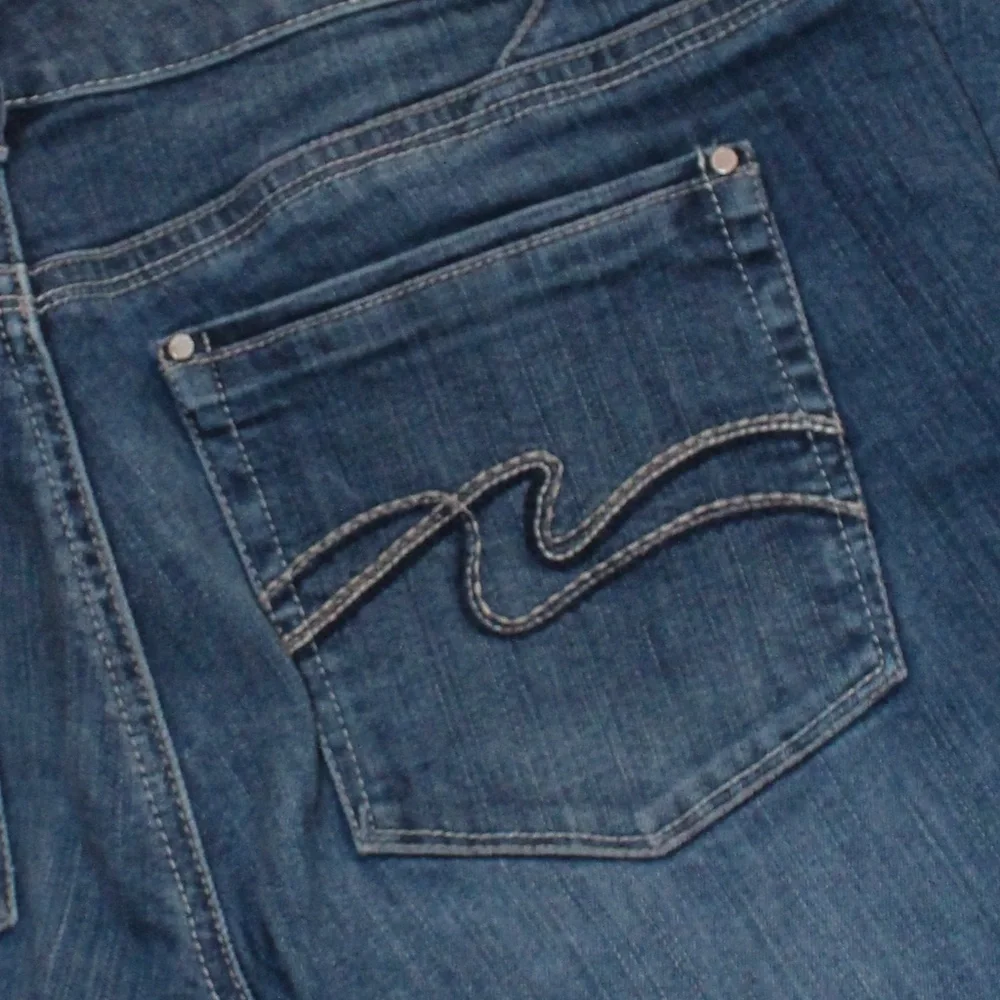 White House Black Market, Blanc cropped Leg Jeans - Picture 3 of 7